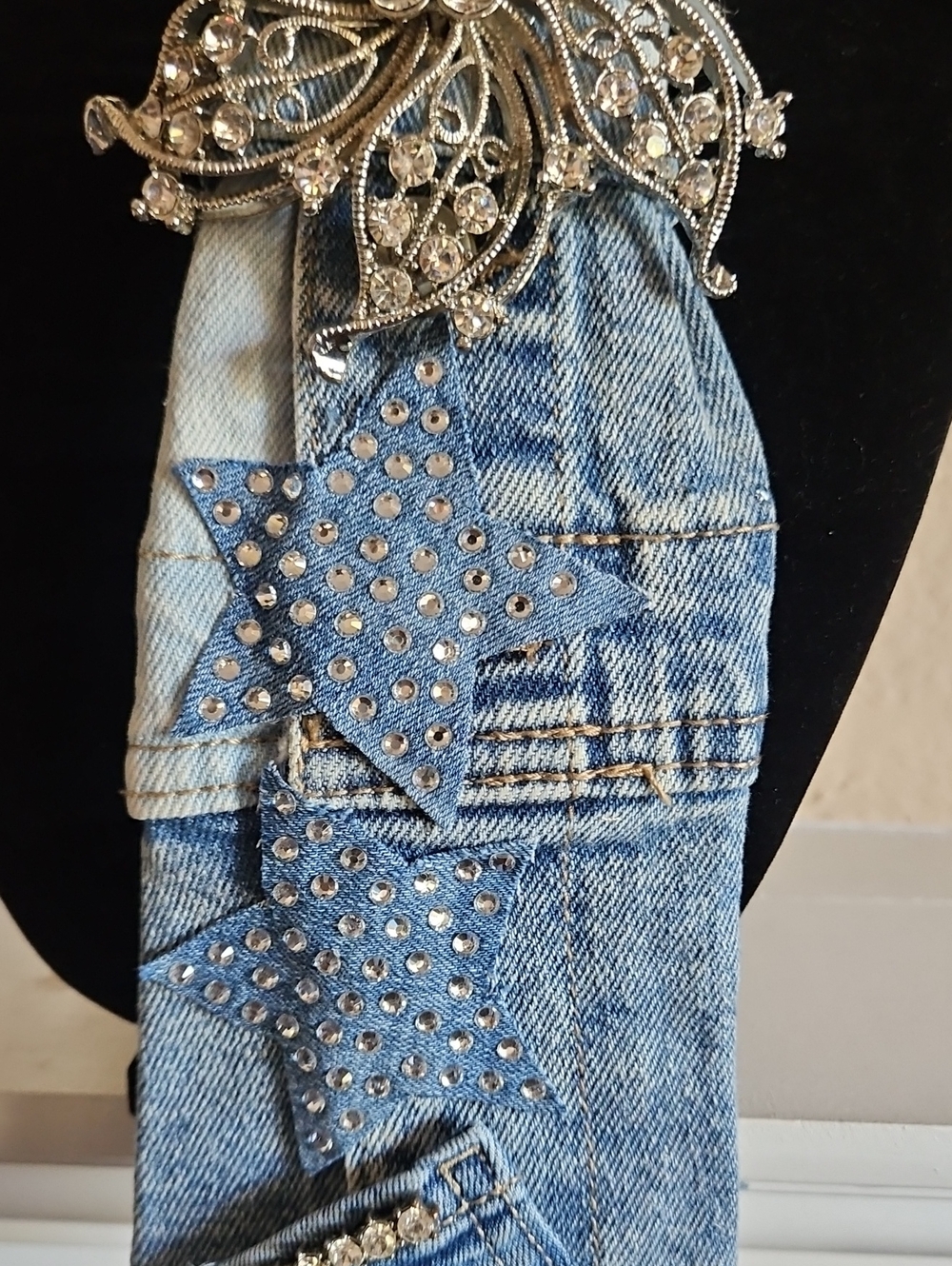 Custom Made Denim and Rhinestone Stars with Center Brooch Necktie Necklace - Picture 4 of 7